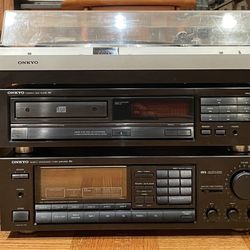 ONKYO TX-844 Tuner Amp/ DX-1400 CD Player/CP-1010A Turntable & Klipsch VB15 speakers