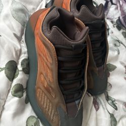 Yeezy 700 V3 Copper Fade