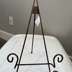 Bronze/Gold Iron Easel With Metal Scroll 