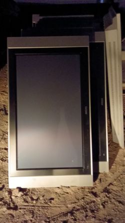Appliance Phillips 42-in TVs