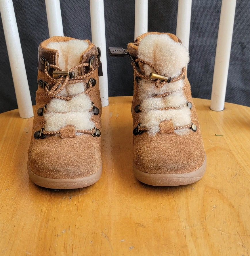 UGG Ager Boots