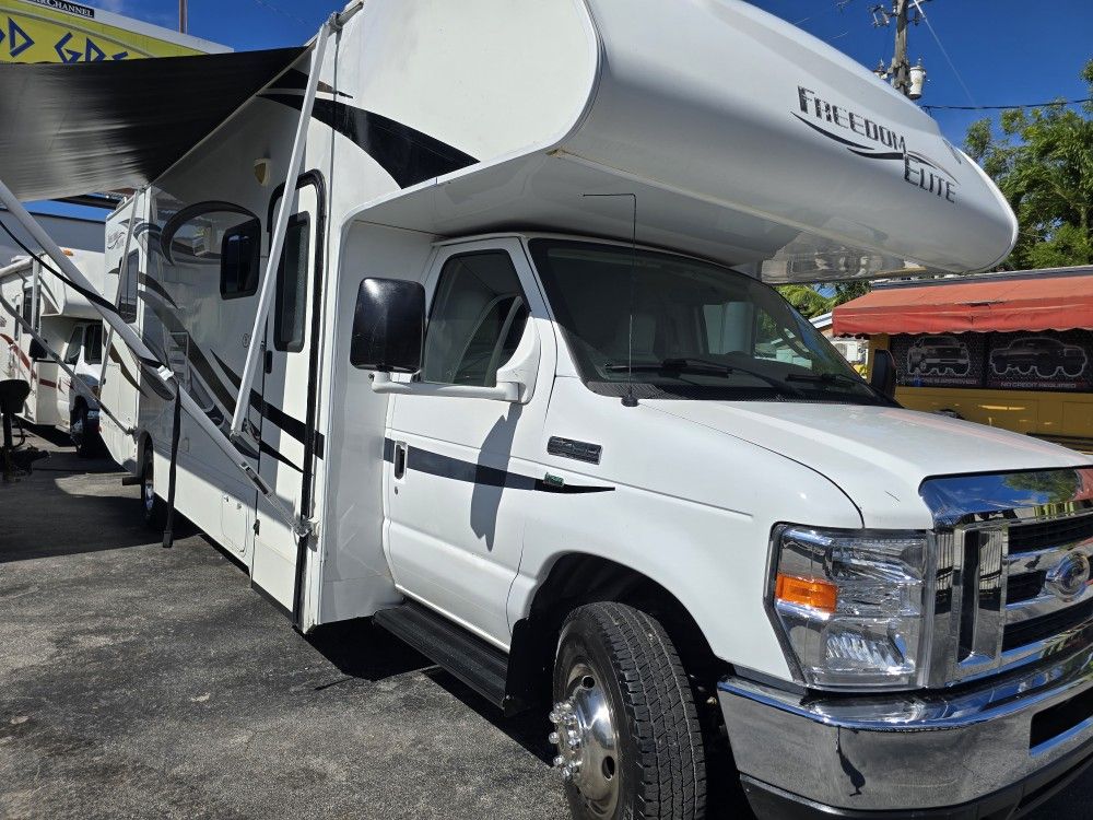 Ford E450 Coachman Freedom Elite 28ft Rv