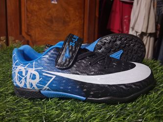 Kids 11c turf soccer cleats