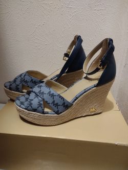 Mk shoes new authentic (((61/2)))