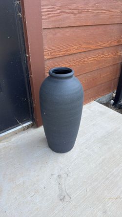 Black Pot/Vase