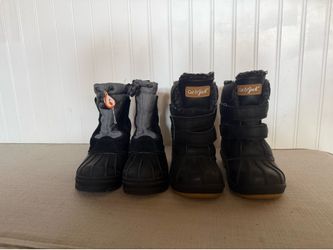 Kids snow boots (size 8 and 11)