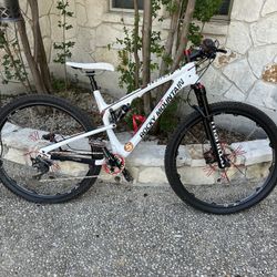 Rocky Mountain carbon fiber bike 29”