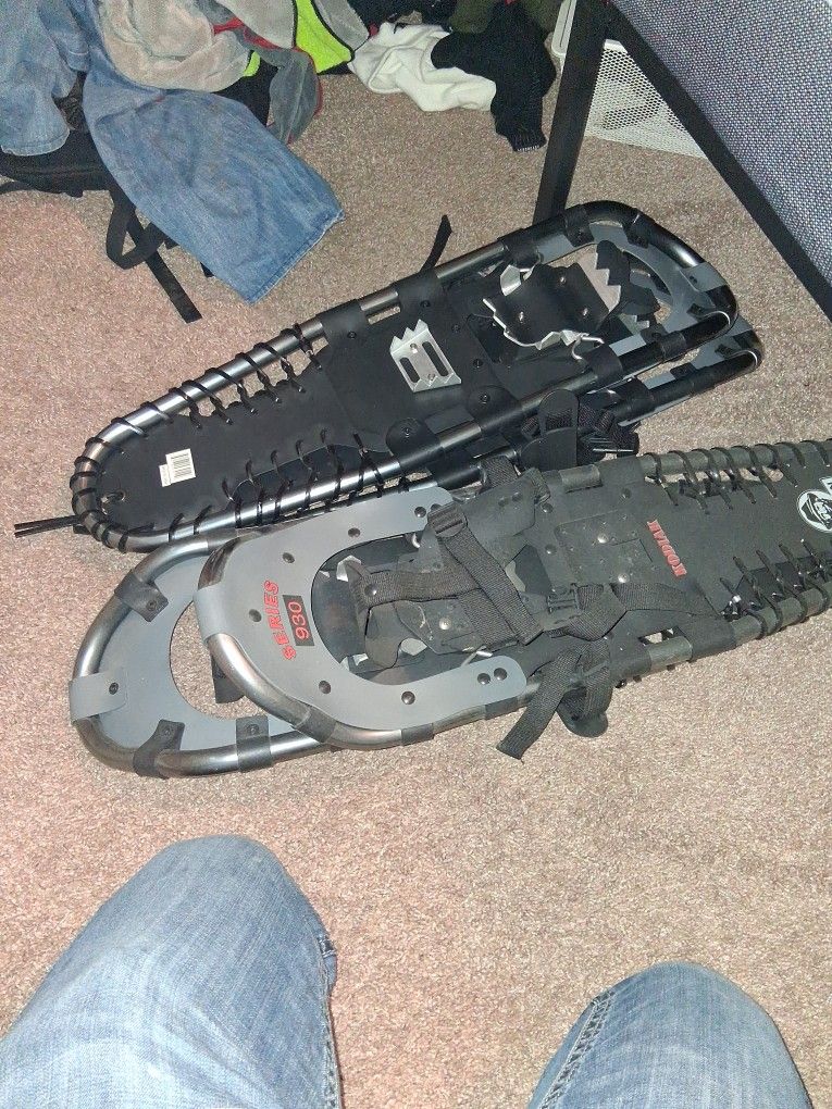 2 Pairs Of Snow Shoes