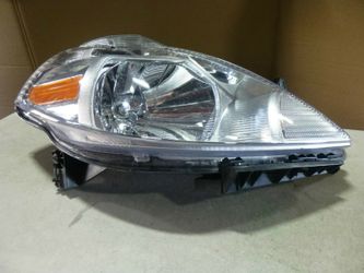 07 08 09 10 11 12 2007 2008 2009 2010 2011 2012 NISSAN VERSA RIGHT PASSENGER HEADLIGHT HEADLAMP HEAD LIGHT LAMP OEM