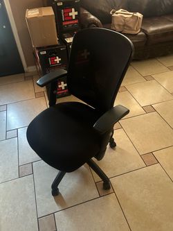 Desk chair