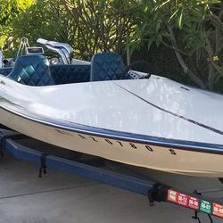 1976 Challenger Ski Boat