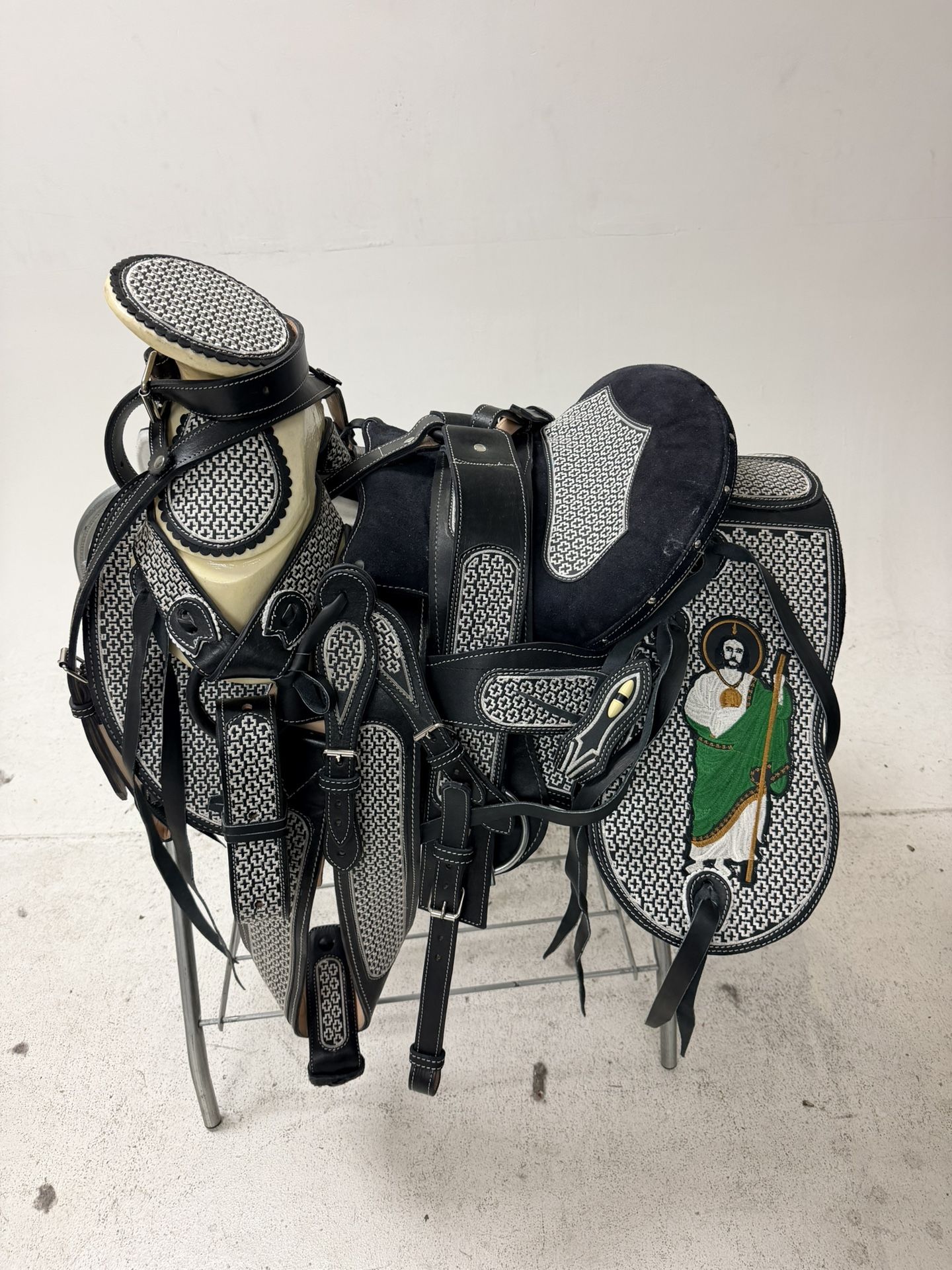 Montura Bordada 