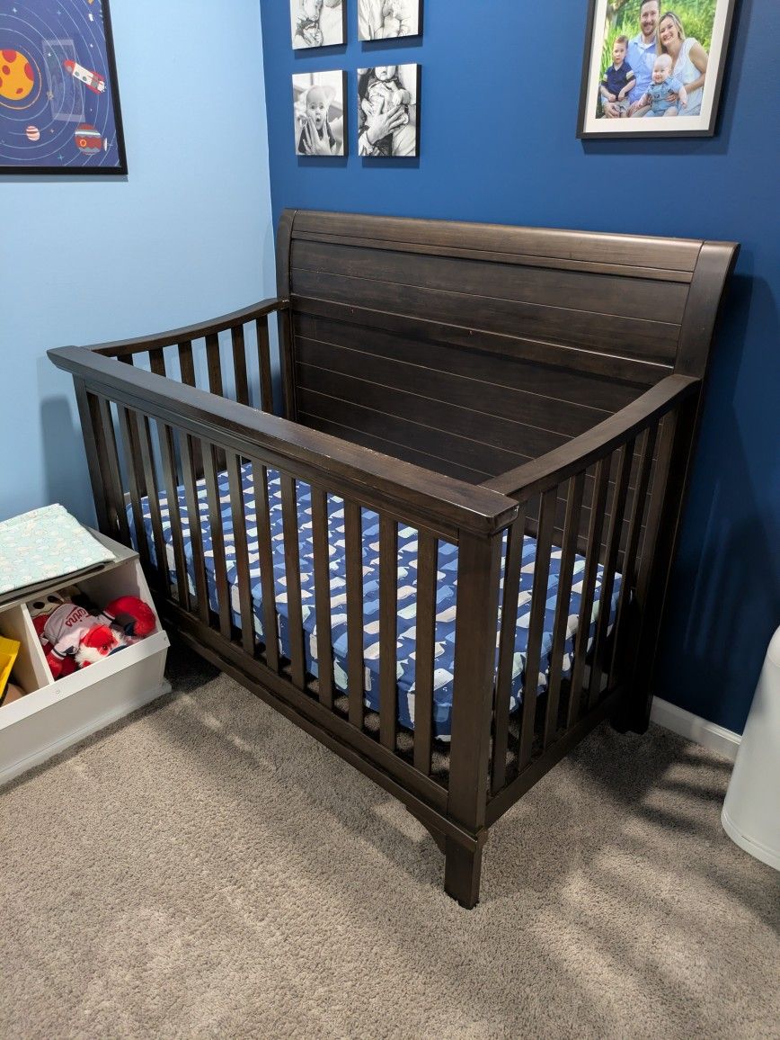 Crib Set With Dresser And Changing Table