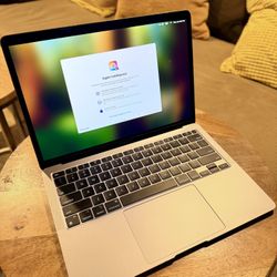 MacBook Air 13-inch M1, 2020, 8GB RAM, 256GB SSD Silver Gray