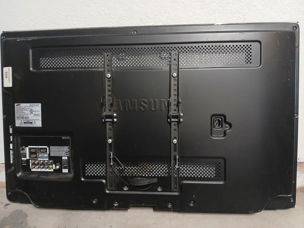 Samsung 40" TV (For Parts?)