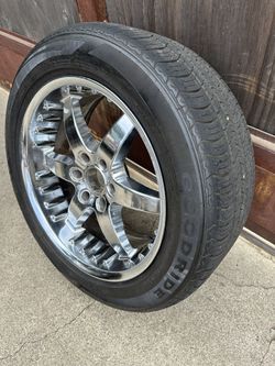 1. Tire 265/50/20 Good Condition