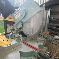 HITACHI MITER SAW