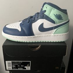 Jordan 1 Mid Mint 5.5Y