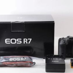Canon R7