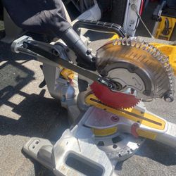 DEWALT DCS361B Miter Saw Cordless