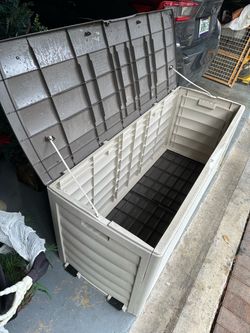 Large suncast Outdoor Deck Box 56x21 h 24