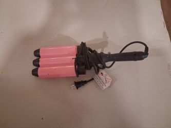 Triple Barrel Hair Waver Curling Iron