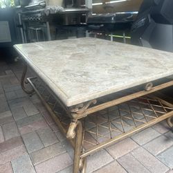 Center Table / Mesa De Centro