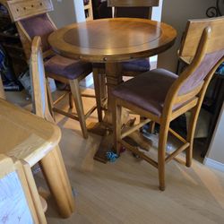 Pub Style Solid Wood Round Table, 3 Chairs Great Condition 