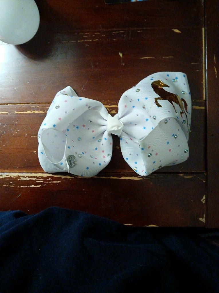 Jojo Bow!