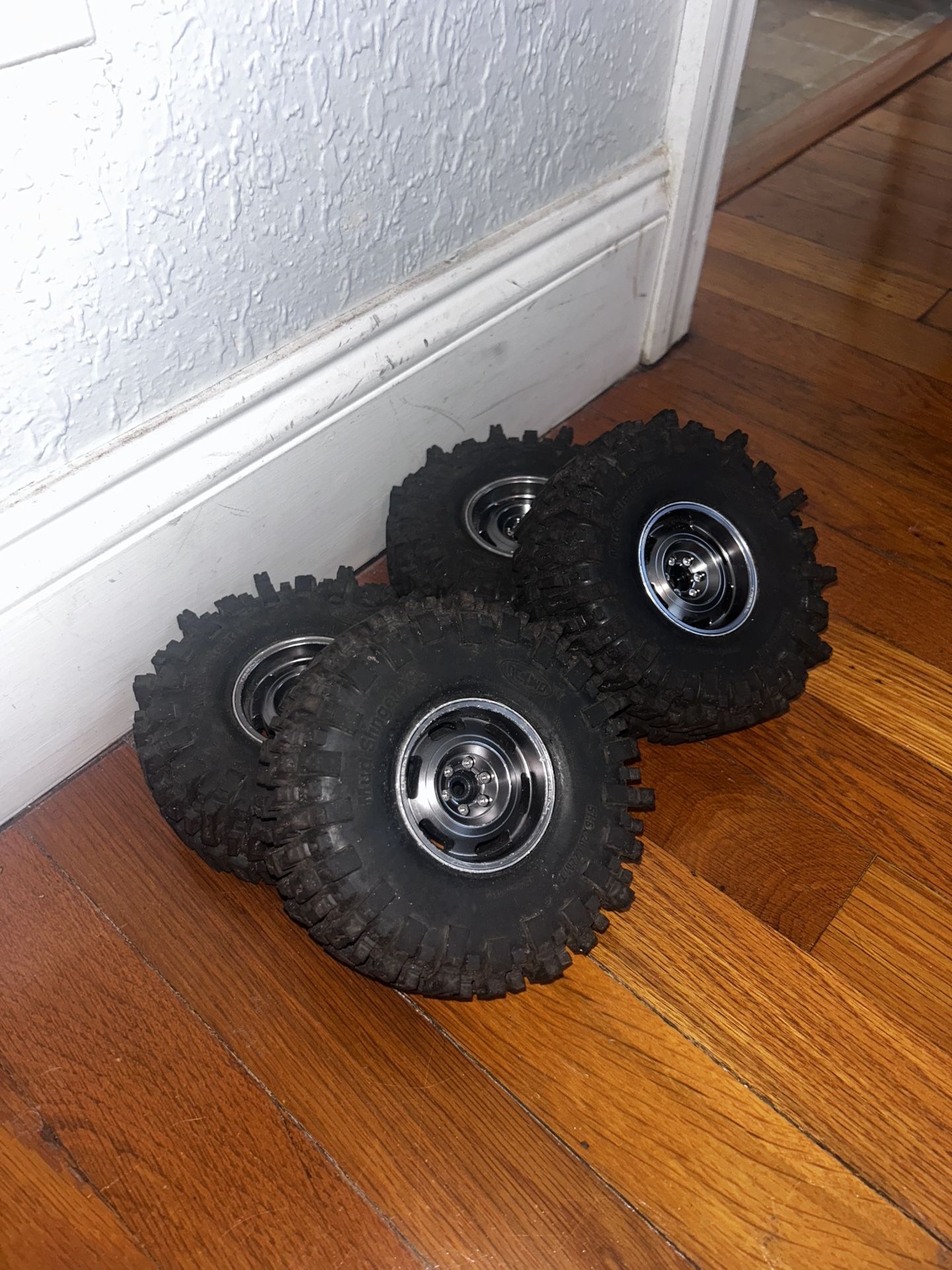 RC Crawler 2.2 Wheels & Tires