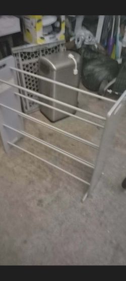 Stand shoes
