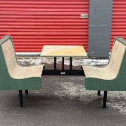 Vintage Plymold Subway / Diner Booth Seating w/ Table – Free Curbside Delivery