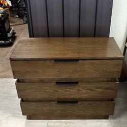 BRAND NEW 
Ezora 34 W Dresser
Brown,W11(contact info removed)
