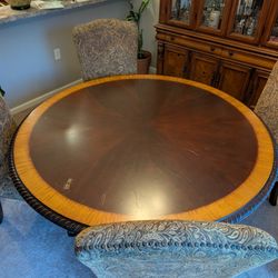 Round Dining Table With Chairs