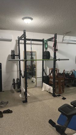 American Barbell - T3 Squat Rack, barbell, plates