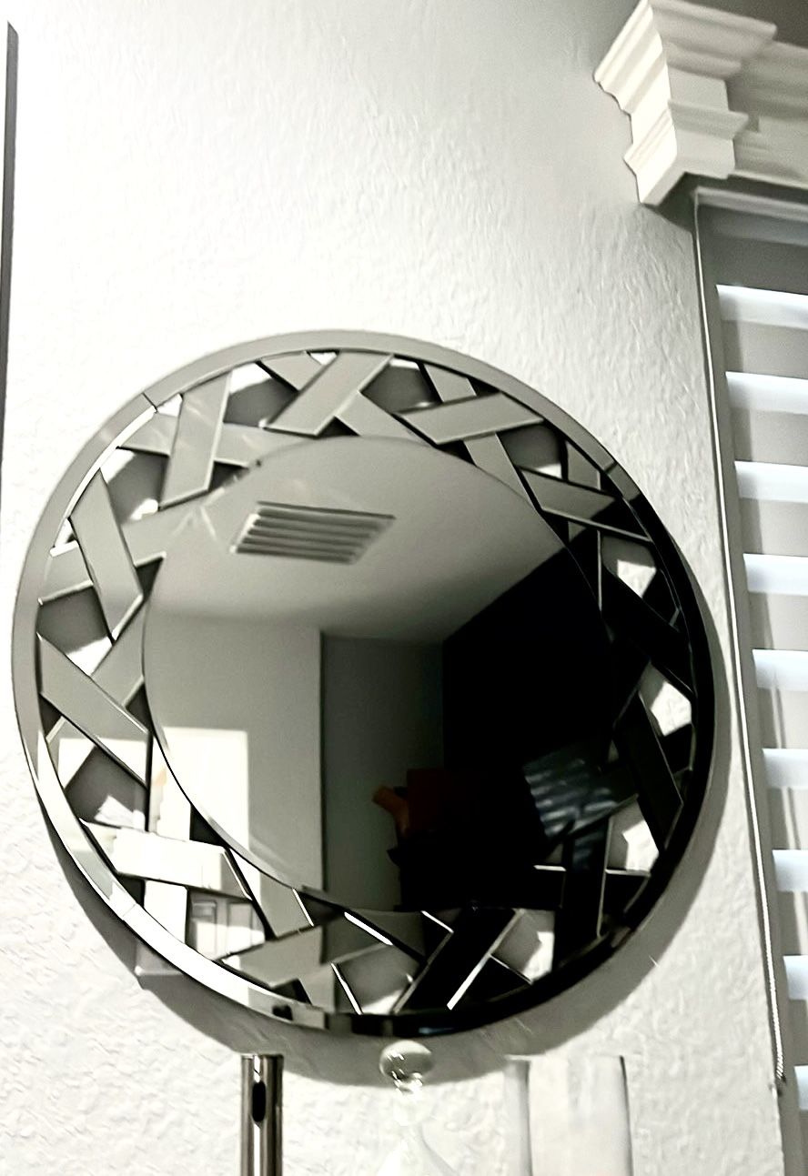 Large Mirror/ Espejo Grande
