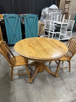 Round Pedestal Dining Table with 2 Chairs
