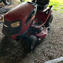 Riding Lawnmower 