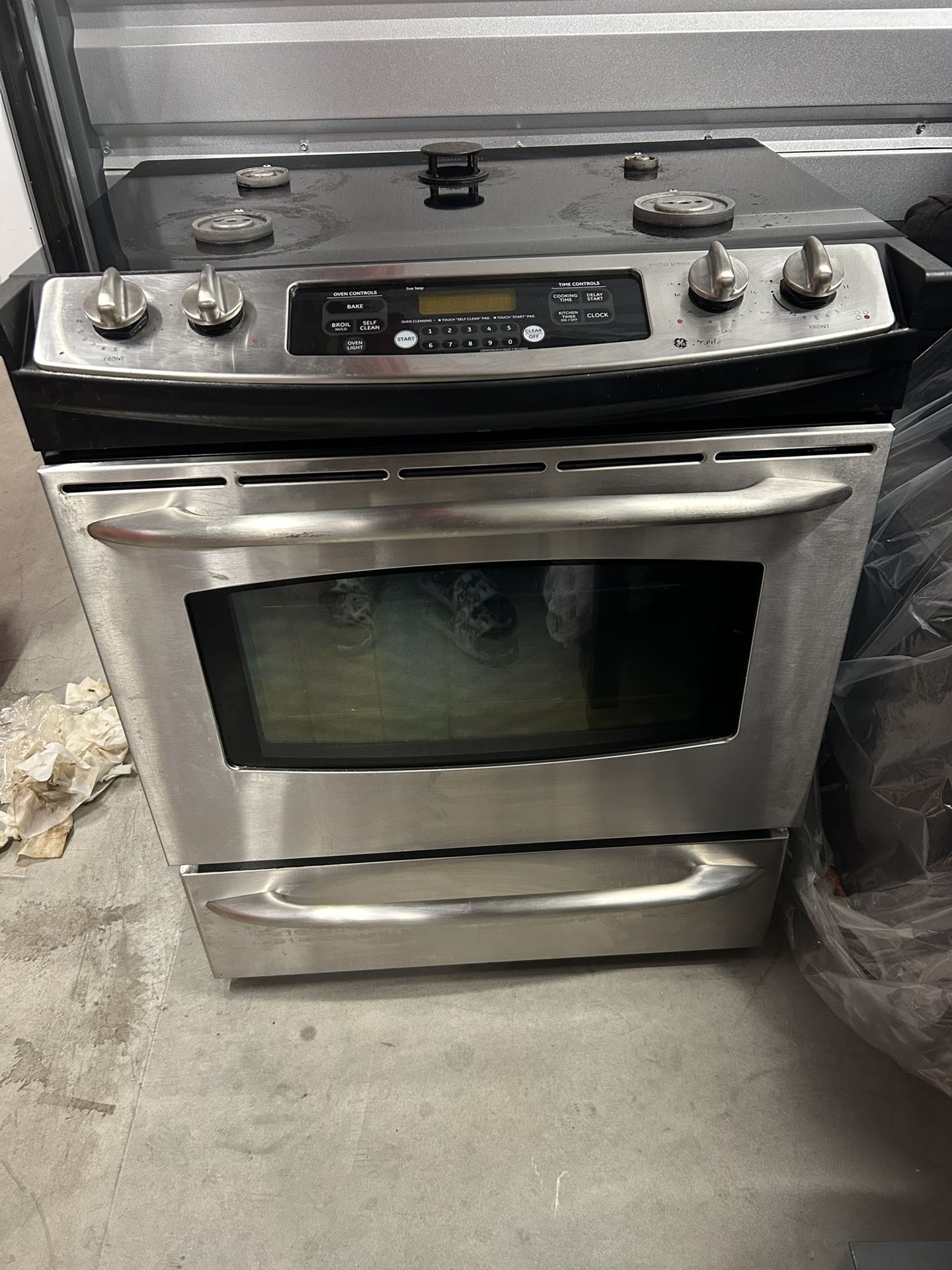 GE Gas Stove