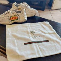Gucci Ryhton Sneakers