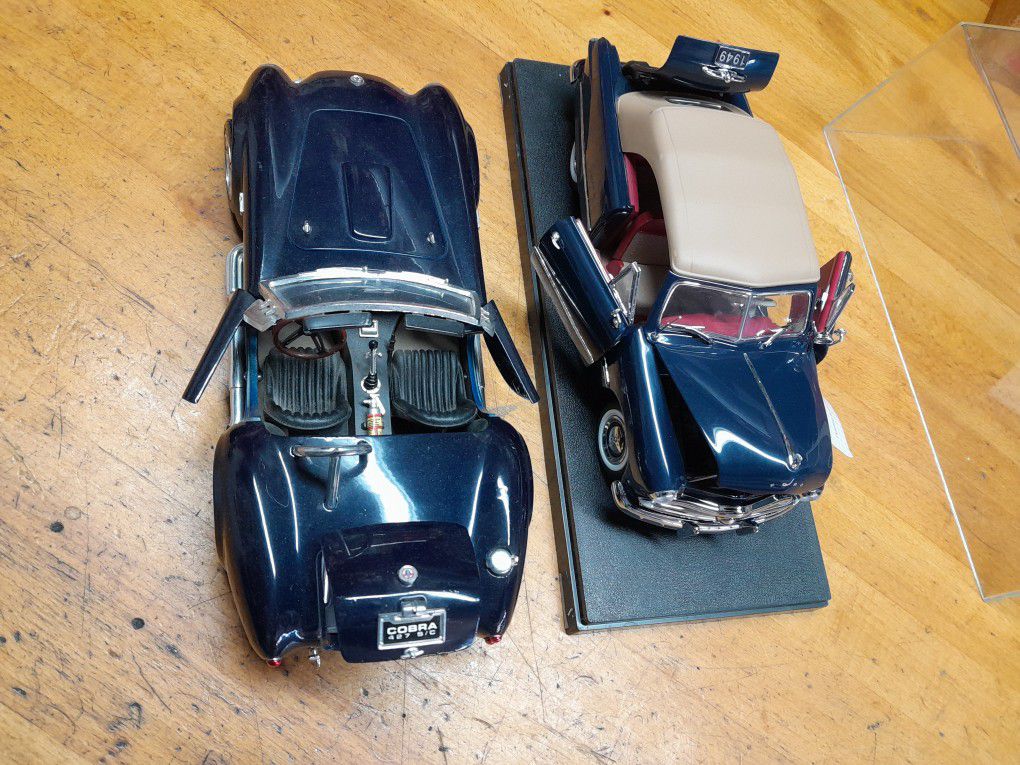 1/24 Ford And 1/18 Shelby 
