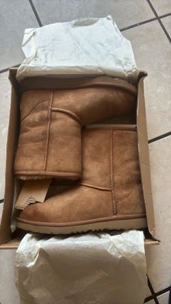 UGGS & TOMS
