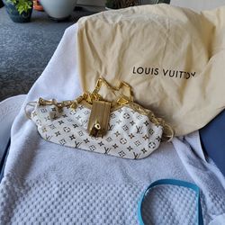  Authentic  Rare Specially Louis Vuitton Bag 