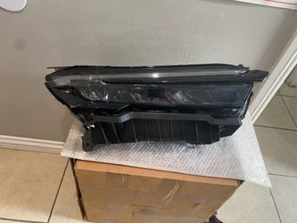 2023-2025 Honda CRV right headlight