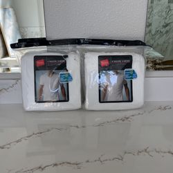 2  4 Pk V Neck Hanes Tshirts