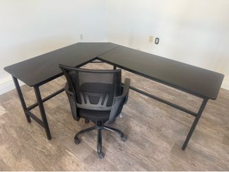 L Shaped Desk w/ Chair