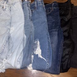 JEANS BUNDLE NOT FREE CHECK DESCRIPTION PRICE NEGOTIABLE