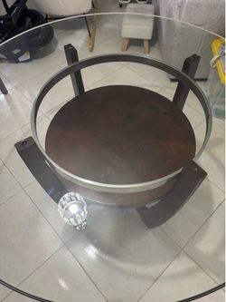 Glass table and 4 Chairs