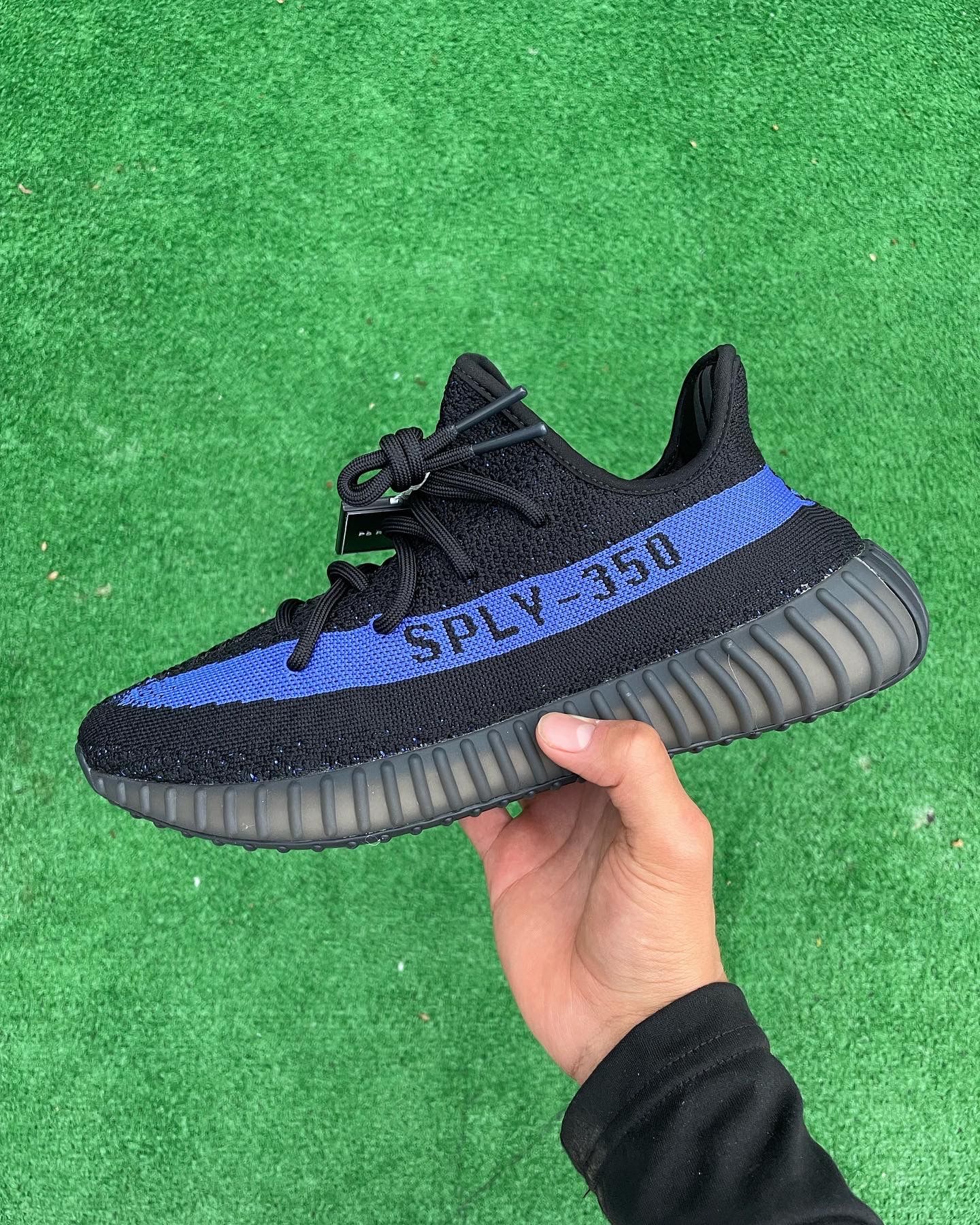 yeezy 350 “dazzling blues” 💙