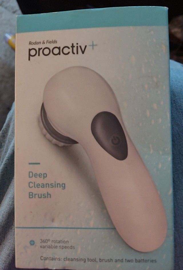 Proactiv Deep Cleansing Brush